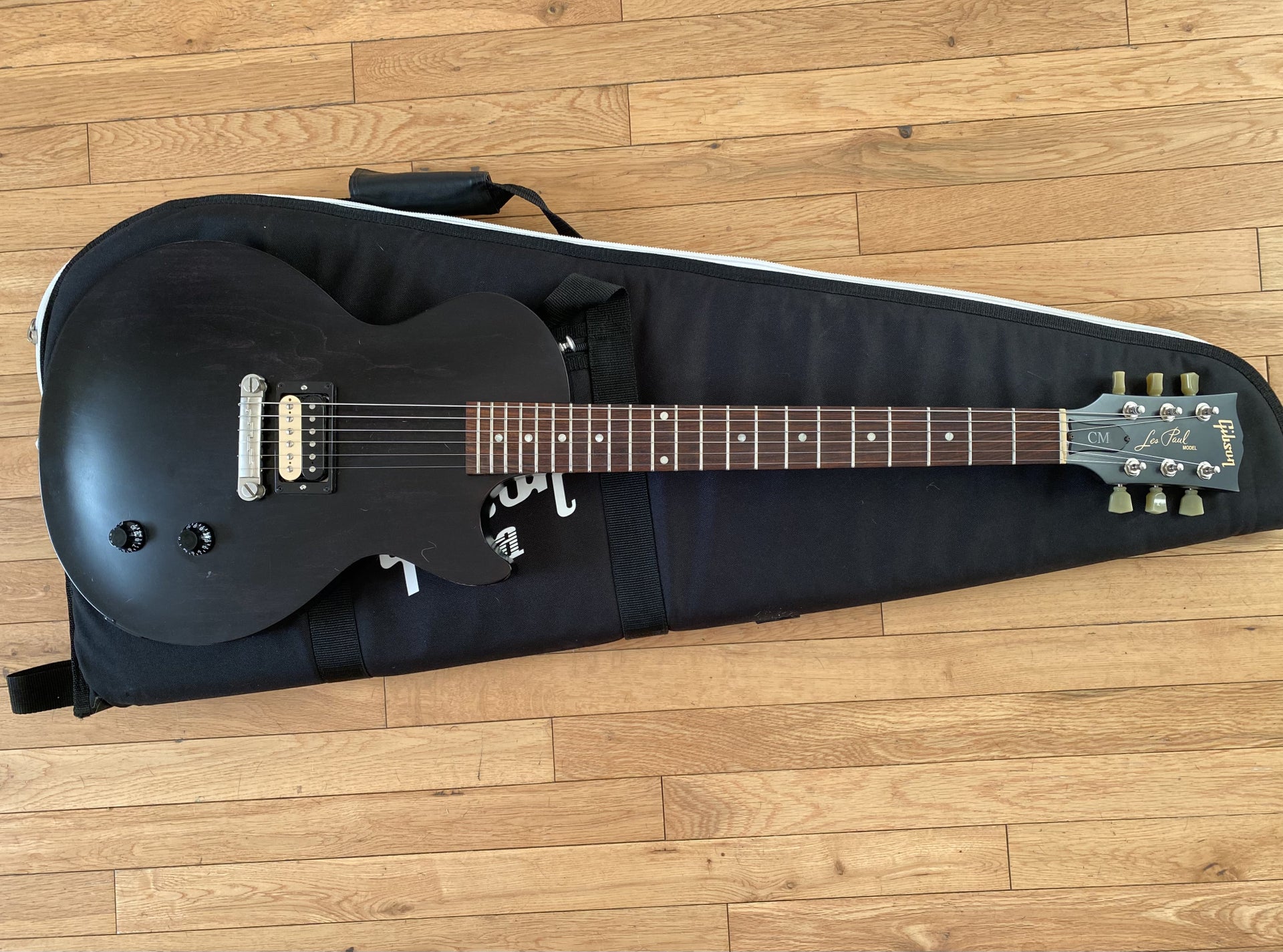 SOLD - Gibson Les Paul CM 2016 | The Canadian Guitar Forum